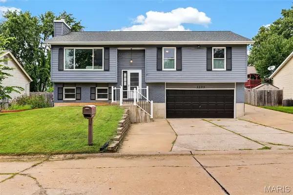 1273 Poseidon Court, St Peters, MO 63376
