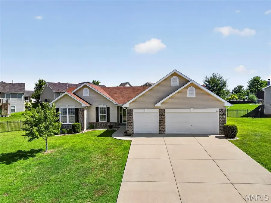 151 Riverdale Woods Circle, Ofallon, MO 63366 - #2