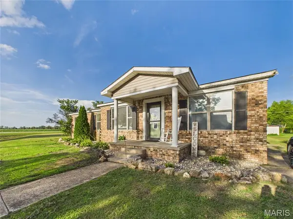 404 N Main Street, Gideon, MO 63848