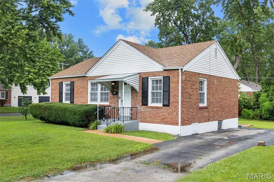 1150 S New Florissant Road, Florissant, MO 63031 - #3