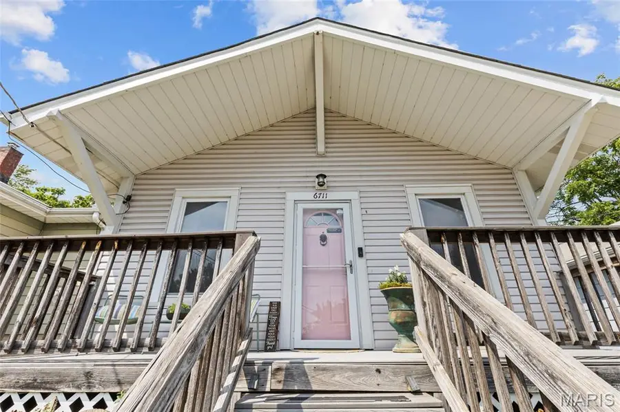 6711 Glades Avenue, Saint Louis, MO 63139 - #2