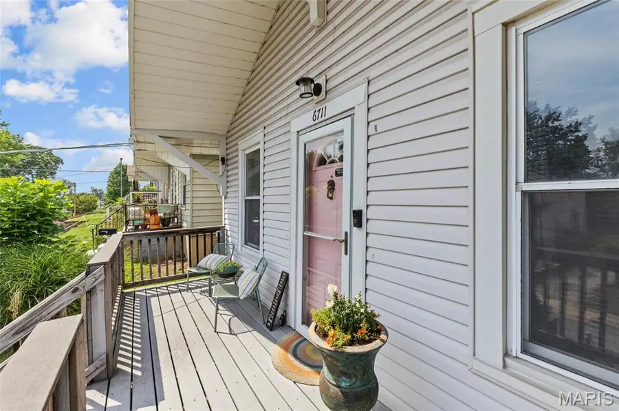 6711 Glades Avenue, Saint Louis, MO 63139 - #3