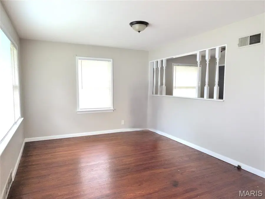 10135 Jepson Drive, Bellefontaine Neighbors, MO 63137 - #2