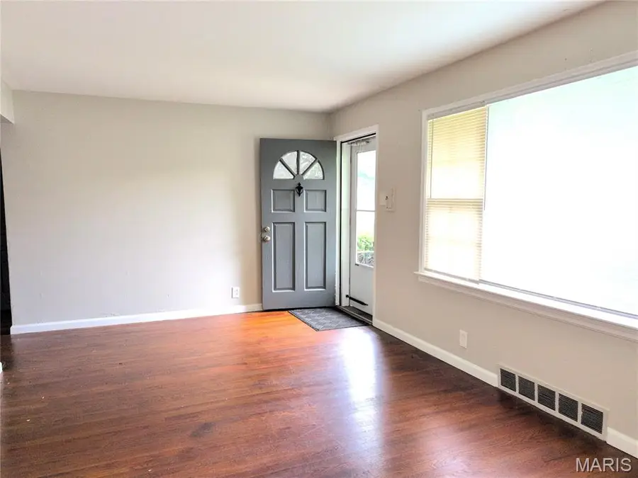 10135 Jepson Drive, Bellefontaine Neighbors, MO 63137 - #3