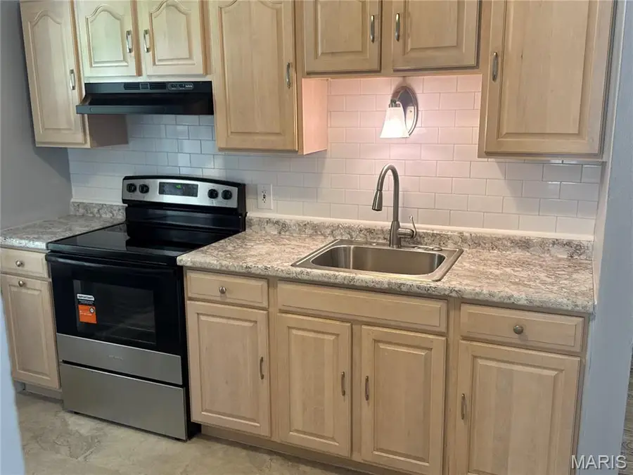 10314 Millwood Avenue, Saint Ann, MO 63074 - #2