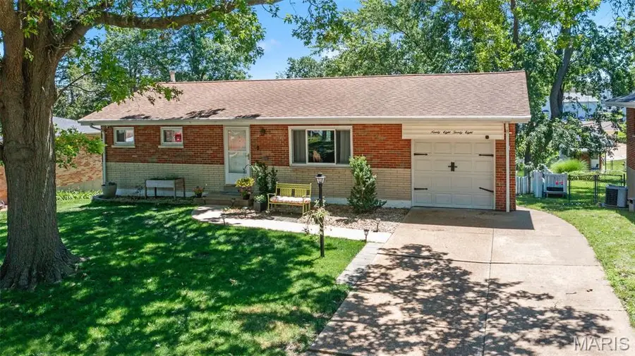 9828 Whitcomb Lane, Affton, MO 63123 - #3