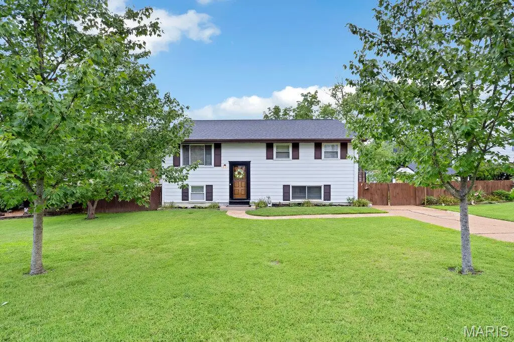 532 Golden Valley Drive, Saint Louis, MO 63129 - #1