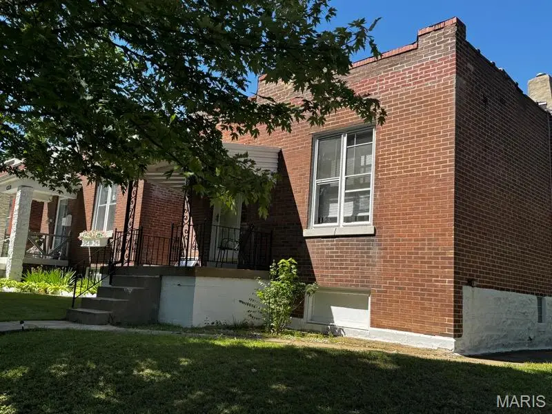 4133 Walsh Street, Saint Louis, MO 63116 - #1
