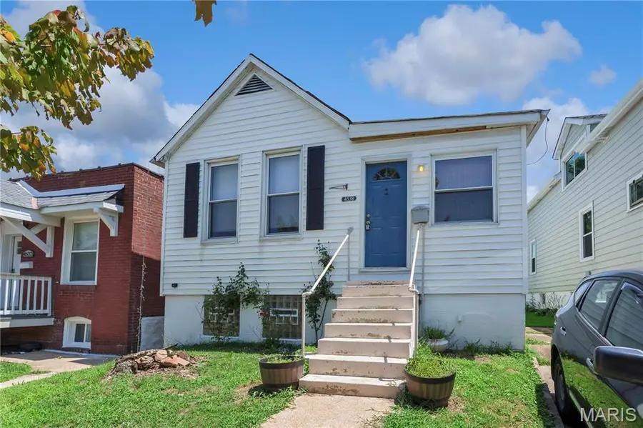 4538 Ray Avenue, Saint Louis, MO 63116 - #3