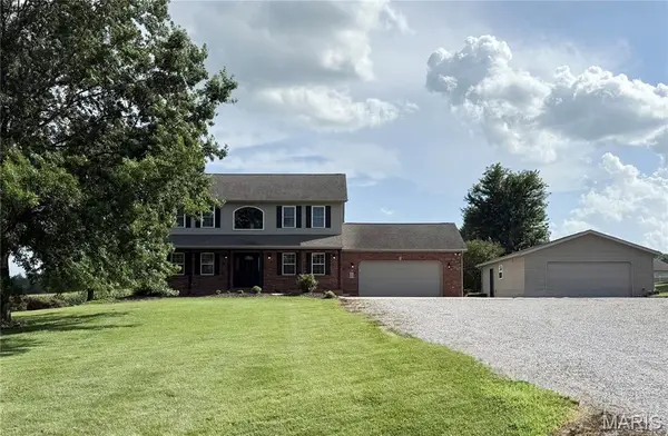 26 Hickory Point, Moro, IL 62067