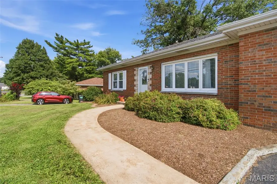 14 Circle Drive, Fairview Heights, IL 62208 - #2