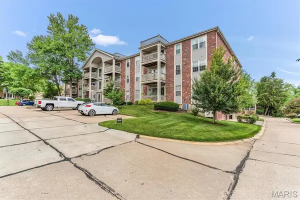 5353 N Kenrick Parke Drive #205, St Louis, MO 63119