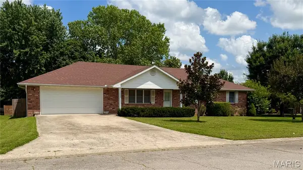 1218 Quail Valley Circle, Lebanon, MO 65536