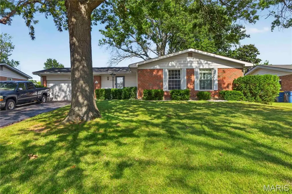 14010 Sunland Drive, Florissant, MO 63034 - #1