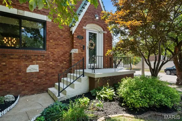 6054 Mardel Avenue, St Louis, MO 63109