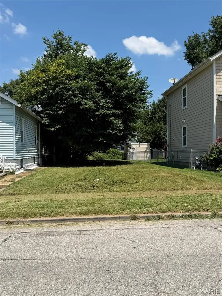 6639 Bartmer Avenue, Saint Louis, MO 63130 - #1