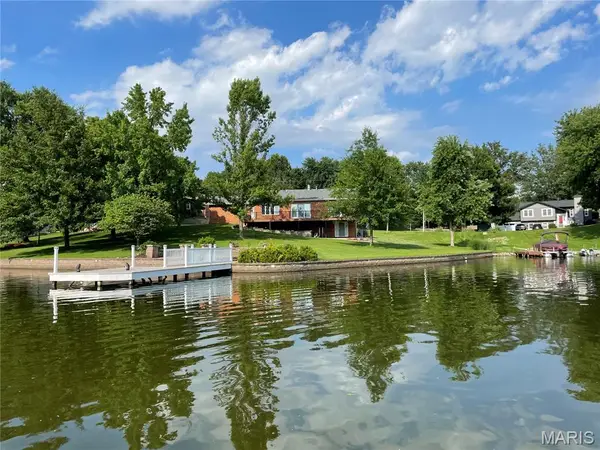 369 E Lake Drive, Edwardsville, IL 62025