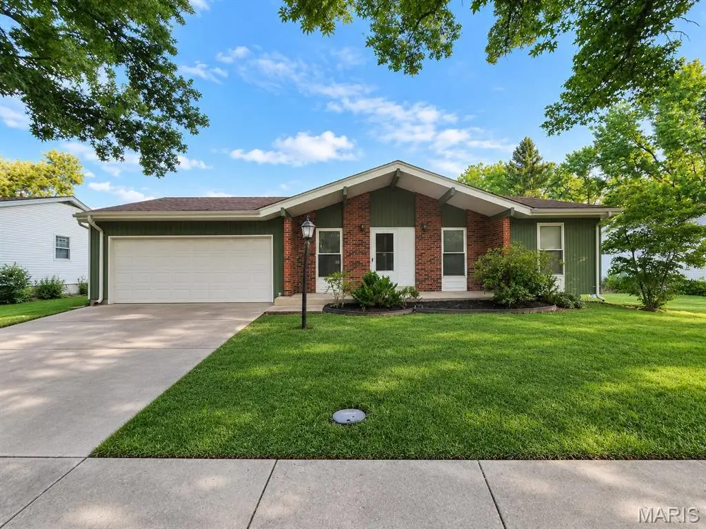 6300 Silver Fox Drive, Florissant, MO 63034 - #1