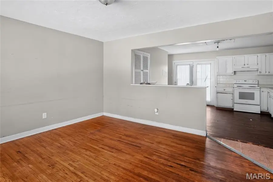 8441 Brotherton Lane, Saint Louis, MO 63135 - #3