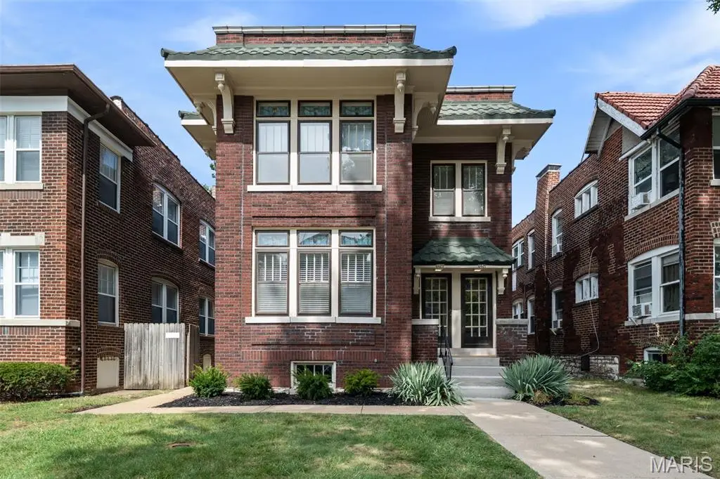 6427 Clayton Road, Saint Louis, MO 63117 - #1