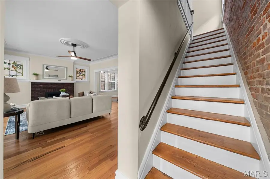 6427 Clayton Road, Saint Louis, MO 63117 - #3