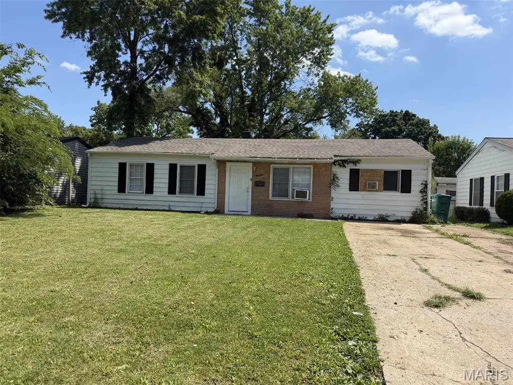 39 W Adams Drive, Cahokia, IL 62206 - #1
