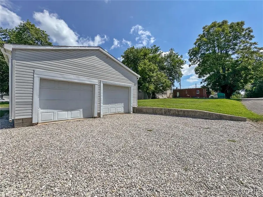 118 W Center Street, Troy, IL 62294 - #3