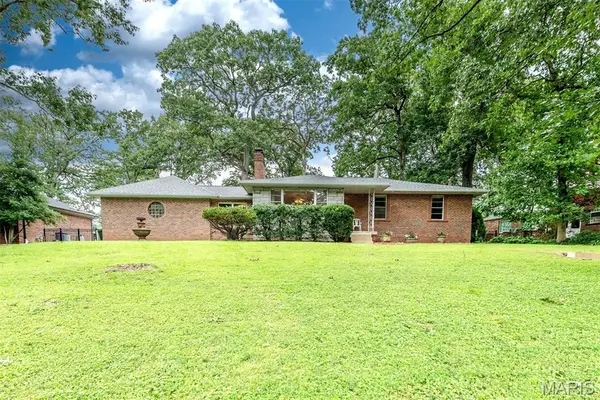 7425 Raleigh Drive, St Louis, MO 63123