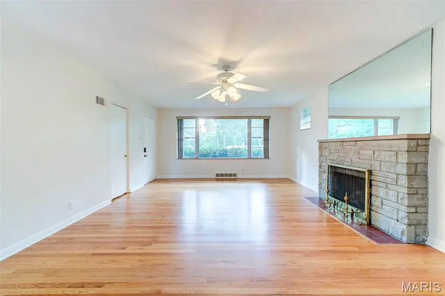 7425 Raleigh Drive, Saint Louis, MO 63123 - #3