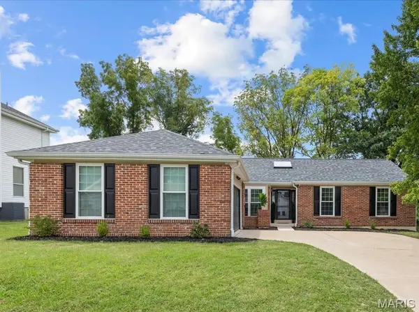 6 Shadow Creek Drive, St Charles, MO 63376