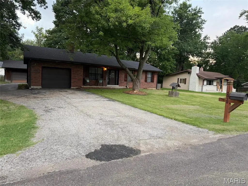 2939 Broadview Avenue, Maryland Heights, MO 63043 - #1