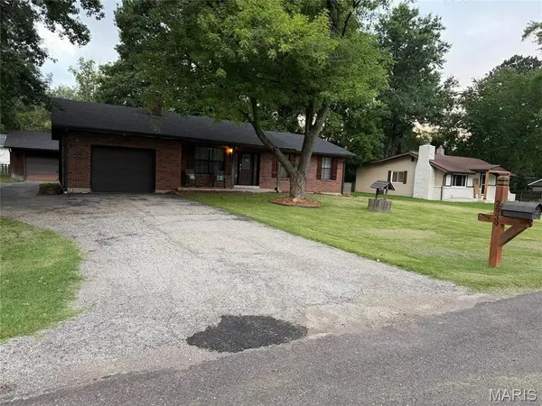 2939 Broadview Avenue, Maryland Heights, MO 63043
