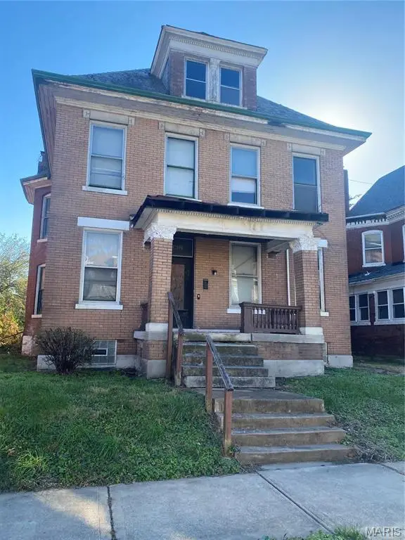 5038 Raymond Avenue, Saint Louis, MO 63113 - #1