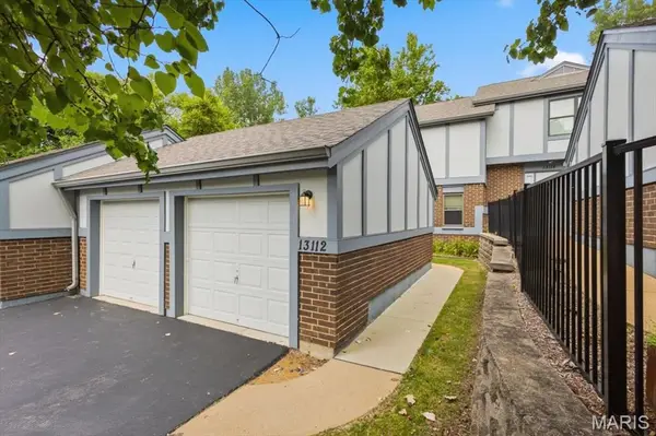 13112 Royal Pines Drive, Maryland Heights, MO 63146