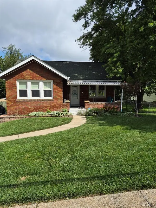 3215 Fee Fee Road, Bridgeton, MO 63044