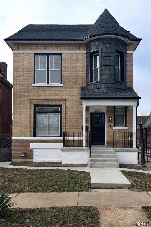 1239 Clara Avenue, Saint Louis, MO 63112 - #1