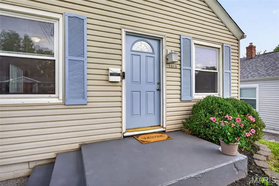 1015 S 6th Street, Saint Charles, MO 63301 - #3