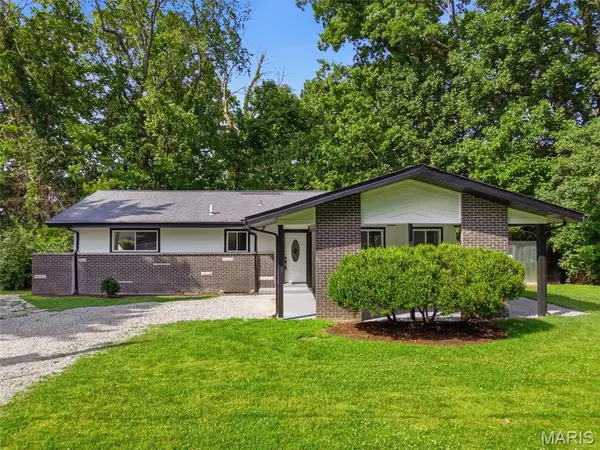 330 Hillwood Drive, Belleville, IL 62223