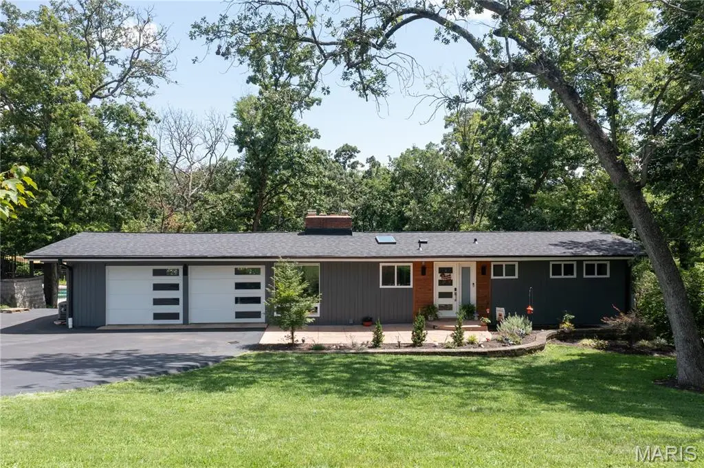 12212 Robyn Road, Sunset Hills, MO 63127 - #1