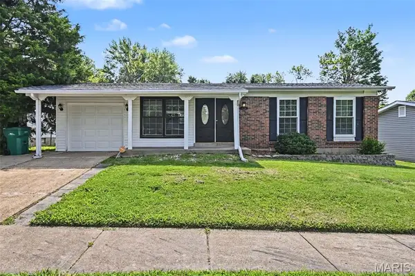 11748 Vizcuya Court, Florissant, MO 63033