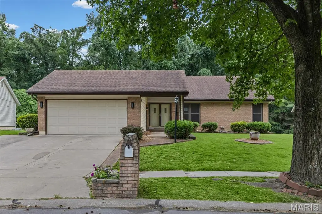 5172 Trailbend Drive, Florissant, MO 63033 - #1