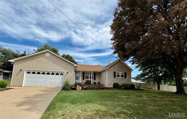 164 Edgeworth Avenue, Maryland Heights, MO 63043