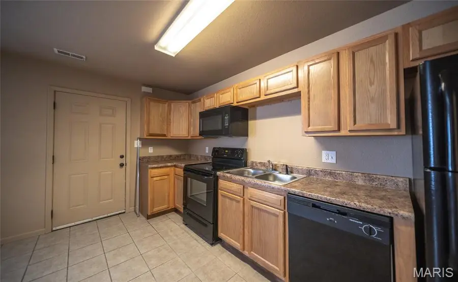 16524 Hunters Ridge Lane #A, B, C, D, Saint Robert, MO 65584 - #3
