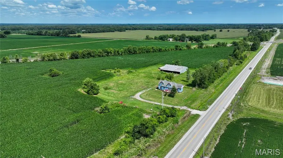 8975 State Route 4, Staunton, IL 62088 - #2