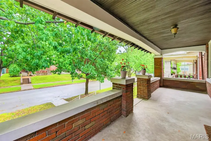 5417 Grace Avenue, Saint Louis, MO 63116 - #2