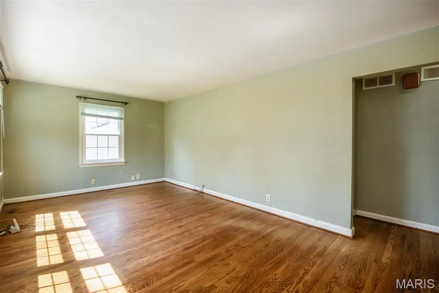 10167 Jepson Drive, Bellefontaine Neighbors, MO 63137 - #2