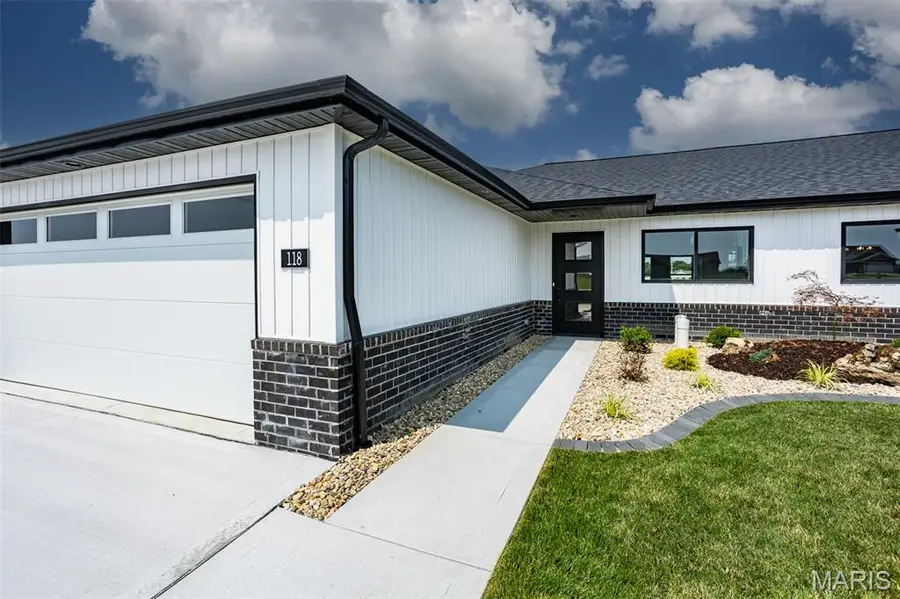 118 Bridgeport Drive, Moro, IL 62067 - #3