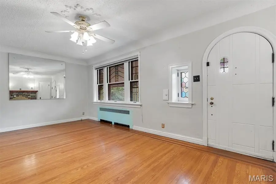 5619 Neosho Street, Saint Louis, MO 63109 - #3