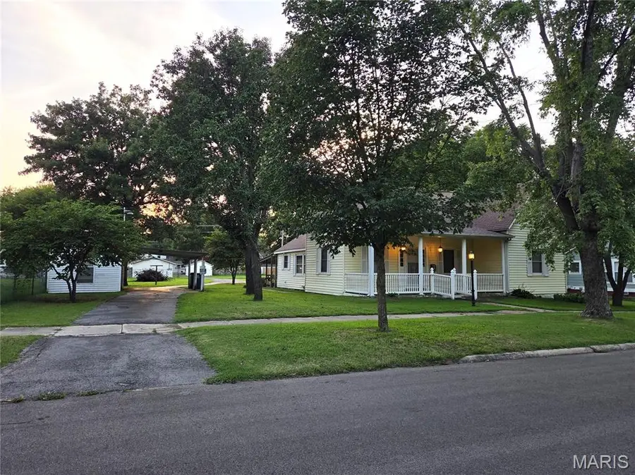 207 N Marion Street, Malden, MO 63863 - #3