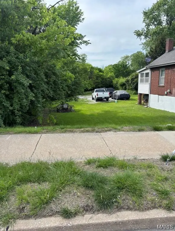 2137 Kienlen Avenue, Hillsdale, MO 63121 - #1